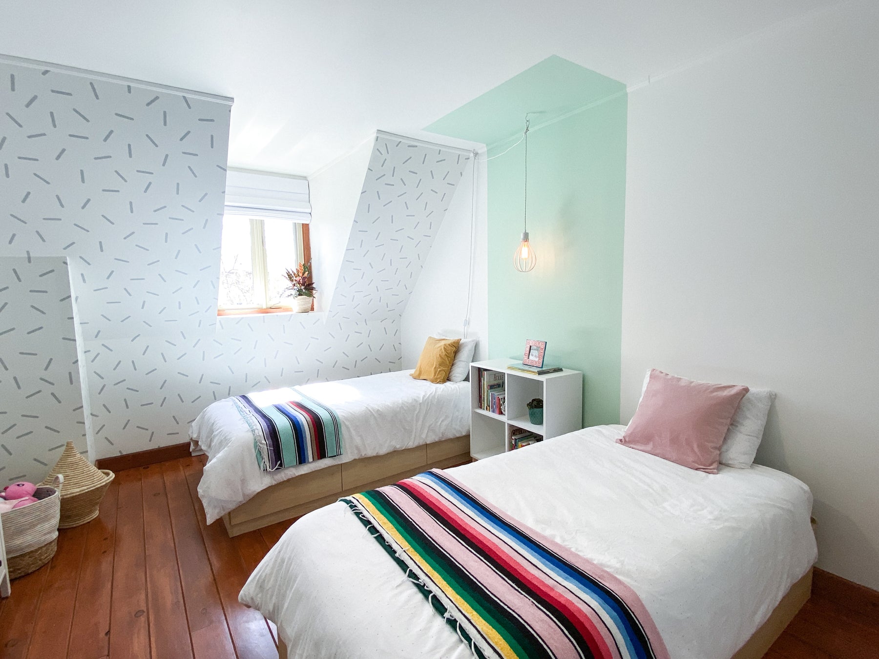 Décorer et éclairer une chambre d’enfant mixte, un beau défi!